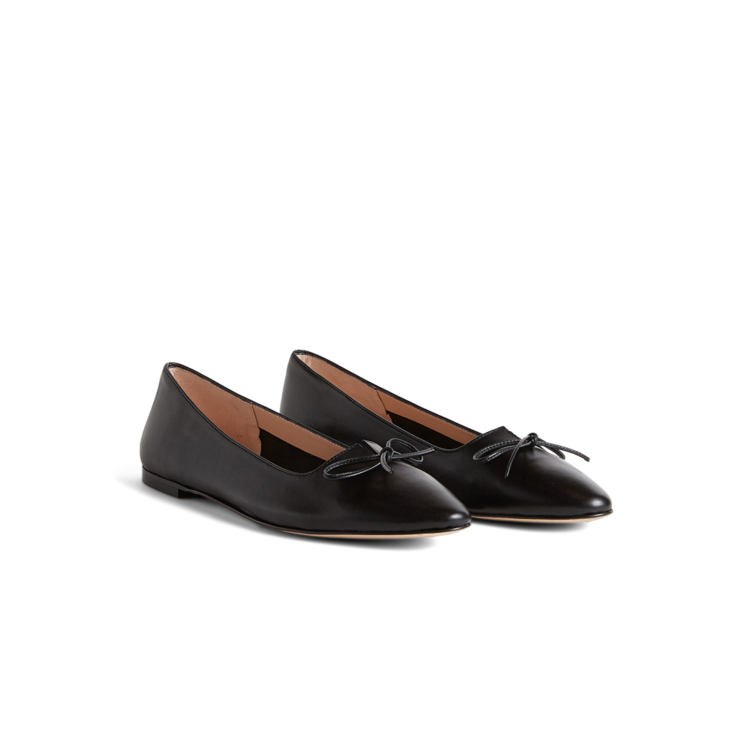 Women's Pointed Ballet Flats with a delicate Bow
